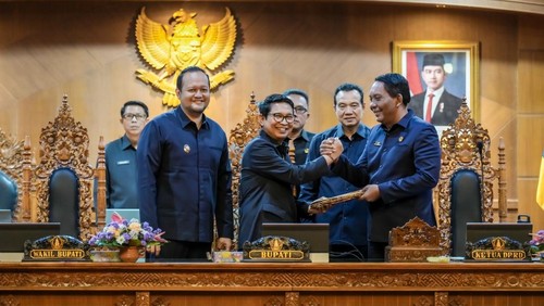Bupati Badung Wayan Adi Arnawa saat diwawancarai setelah Rapat Paripurna DPRD Badung, Selasa (22/7/2025).