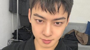 Visual doang? No! Cha Eun Woo ASTRO punya IQ 142, selalu ranking 5 besar dan pernah jadi ketua OSIS sebelum milih dunia hiburan ketimbang hukum. Foto: dok. Instagram @eunwo.o_c