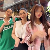 Sebelum mengakui kehamilannya, Erika sempat membuat video joget bareng kedua bestienya, Rachel Vennya dan Fuji. Video tersebut juga kembali ramai disorot, karena jika diperhatikan ternyata perut Erika di video tersebut sudah mulai terlihat membesar meski tertutup baju berukuran oversized. Foto: Instagram/@fuji_an