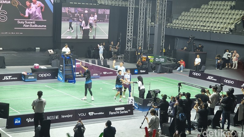 Fun Match Bulutangkis Oppo ‘Make Your Moment: dari Bulutangkis untuk Semua’