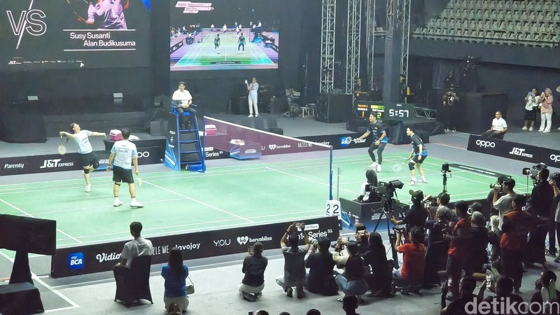 Fun Match Bulutangkis Oppo ‘Make Your Moment: dari Bulutangkis untuk Semua’