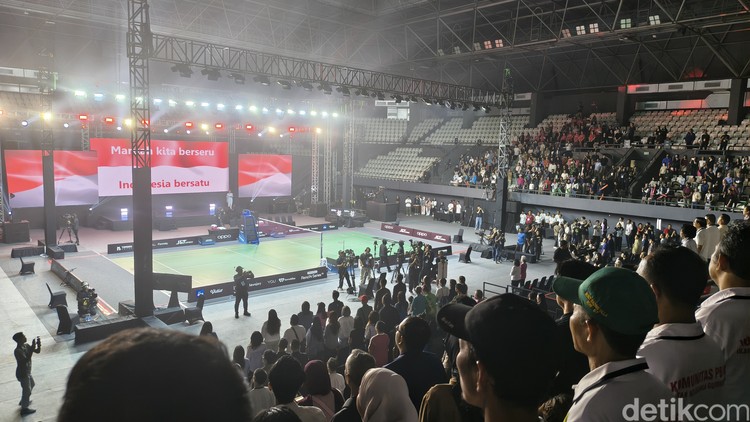 Fun Match Bulutangkis Oppo ‘Make Your Moment: dari Bulutangkis untuk Semua’