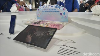 Setiap pembelian Oppo Reno 14 series di event ini bisa mendapatkan kesempatan membuat aksesoris DIY yang menggemaskan. Foto: Virgina Maulita Putri/detikINET