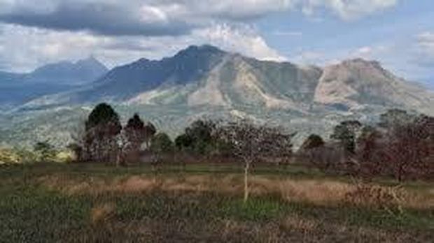 Gunung Gandang Dewata