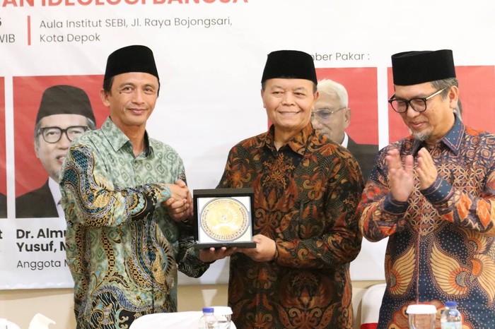 HNW