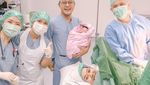 Senyum Bahagia Danang Dampingi Hemas Nura Melahirkan Anak Perempuan