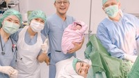 Danang bersyukur setelah menunggu sekitar 4 tahun untuk mendapatkan anak. Danang menikahi Hemas Nura pada 12 Desember 2021. Terdapat pertimbangan lain salah satunya perjuangan kami untuk mendapatkan kehamilan yang cukup lama dokter Obgyn kami @agusheriyanto_spog segera diambil tindakan operasi caesar. Bersyukur istriku hebat, istriku kuat. Terima kasih semua keluarga dan sahabat yang memberikan support dan doa untuk kami, ungkapnya. Foto: Instagram @danang_official91