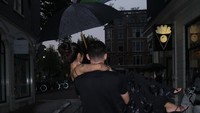 Ia begitu bahagia merayakan ulang tahun bersama Justin Hubner dan keluarganya di Belanda. Foto: dok instagram Jennifer Coppen dan Justin Hubner