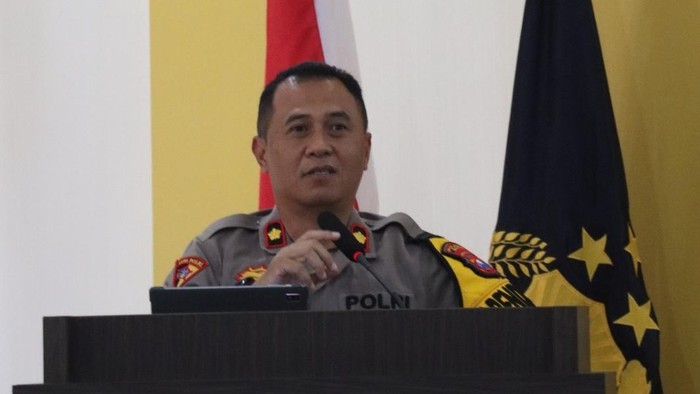 Kabag Ops Polres Batu Kompol Anton Widodo dalam kegiatan rakor karnaval Giripurno.