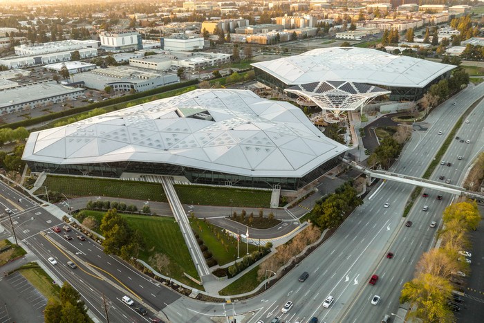 Kayak Apa Sih Wujud Rumah Manusia Rp 2.400 Triliun? CEO Nvidia Jensen Huang miliki properti mewah di San Francisco, Hawaii, dan Los Altos Hills. Begini wujud rumah manusia yang memiliki harta Rp 2.400 triliun.