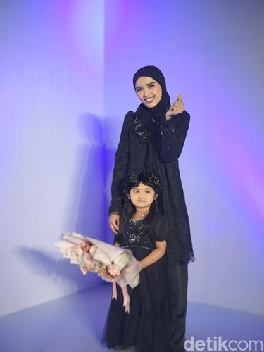 Kenal lebih dekat dengan Emha Basma Lazuwara Hasbi Nabila, alumni Hijab Hunt yang kini meraih mimpi menjadi desainer modest wear.