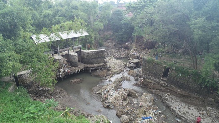 Kondisi pintu air bendung Wonokerto di Desa Wonodadi, Kutorejo, Mojokerto