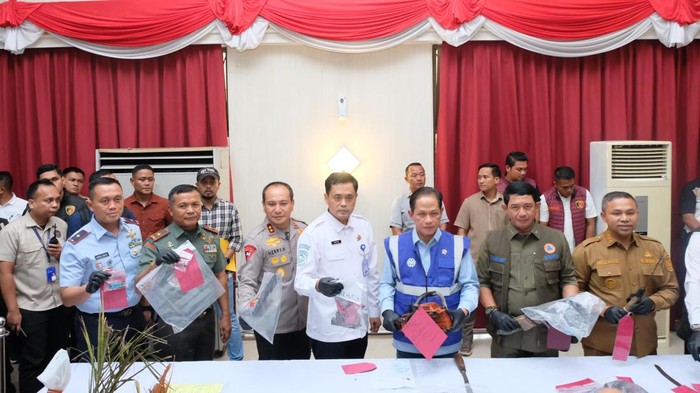 Konferensi pers terkait penanganan karhutla di Provinsi Riau, Selasa (22/7/2025).