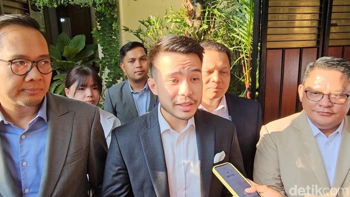Kuasa hukum Jokowi, Yakub Hasibuan usai menemui Jokowi di kediaman Sumber, Banjarsari, Solo, Selasa (22/7/2025).