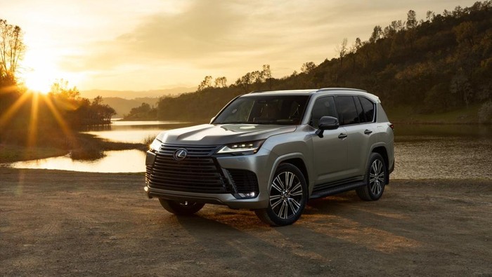 Lexus LX 700h