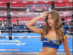 Potret Ring Girl yang Kecantikannya Viral di Pertandingan Oleksandr Usyk