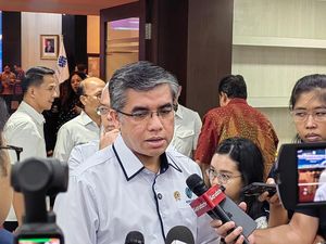 Menaker Buka-bukaan Dampak Tarif Impor AS 19% buat Tenaga Kerja di RI