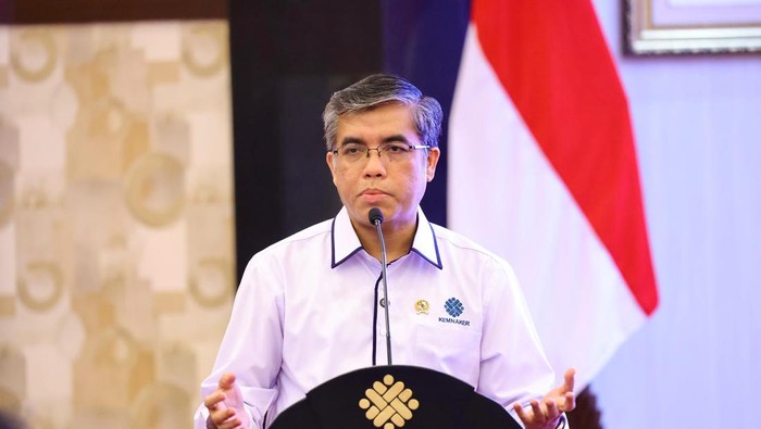 Menteri Ketenagakerjaan Yassierli dalam Forum Pemimpin Redaksi (Pemred) di Ruang Tridharma, Jakarta.