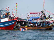 Tradisi Ngumbai Lawok, Ritual Syukuran Khas Warga Maritim di Lampung