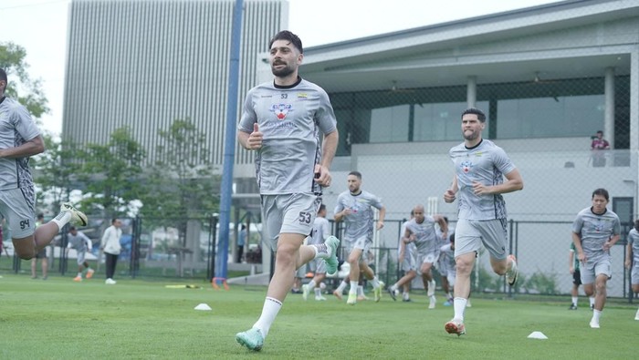 Para pemain Persib di Thailand.
