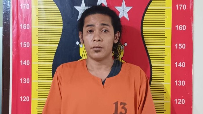 Pelaku penusukan terhadap rekan pengamen di Padangsidimpuan. (Istimewa)