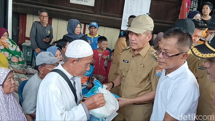 Pemerintah berikan bantuan pada korban kebakaran hebat 1 Ulu, Palembang, janji akan berikan atensi.