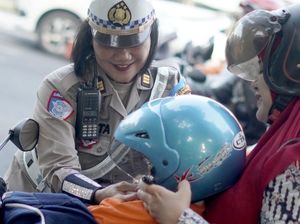 Operasi Patuh Semeru Surabaya Tilang Ribuan Pengendara, Anak Diberi Helm