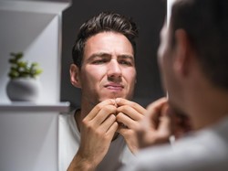 Ngeri, Pria Ini Infeksi Parah setelah Pencet Jerawat di Leher sampai Masuk ICU