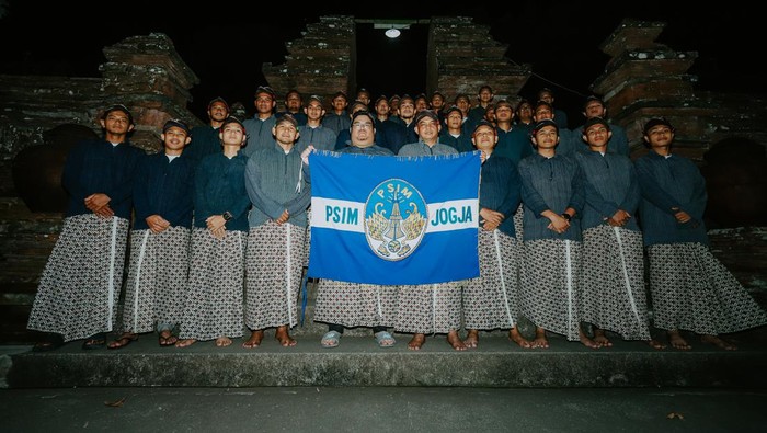PSIM Jogja menggelar ziarah ke makam-makam raja Mataram di Kotagede dan Imogiri, Senin (21/7/2025).