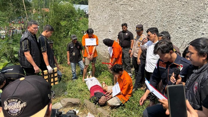 Rekonstruksi kasus pembunuhan wanita terborgol di Cisauk (istimewa)