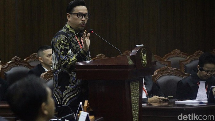 Sammy Simorangkir dan Lesty Kejora Bersaksi di Uji Materi UU Hak Cipta Sammy Simorangkir, Lesty Kejora memberi kesaksian pada Uji Materi UU Hak Cipta di Mahkamah KOnstitusi, Jakarta, Seasa (22/7/2025). Hadir pula beberapa musisi lain seperti Piyu Padi, Ikke Nurjanah dan Marcel Siahaan.