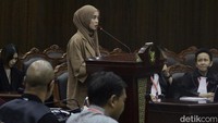 Lesti Kejora diminta menyanyikan satu bait lagu miliknya di tengah persidangan, diikuti oleh Sammy yang menampilkan lagunya “Bila Rasaku Ini Rasamu”.