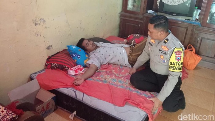 Satlantas Polres Bangkalan berikan santunan kepada korban lakalantas