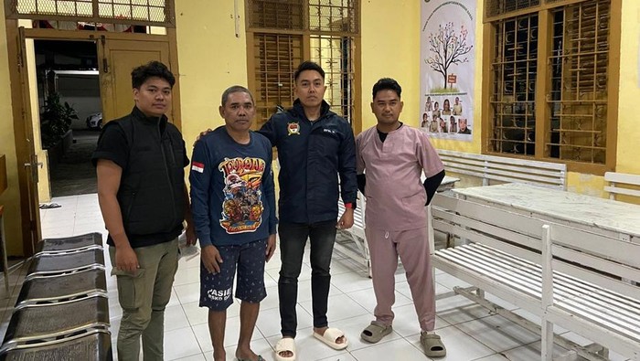 Pria bernama Abd Rahim di Kabupaten Selayar, yang membunuh IRT berinisial M (46) dinyatakan mengalami gangguan jiwa. Pelaku diserahkan ke Dinas Sosial.