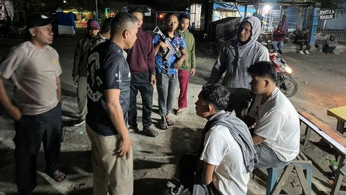 Seorang pemuda berinisial MKR ditangkap oleh Polres Lembata setelah kedapatan menyimpan narkotika jenis ganja di dalam bungkus rokok. (Dok. Polres Lembata)