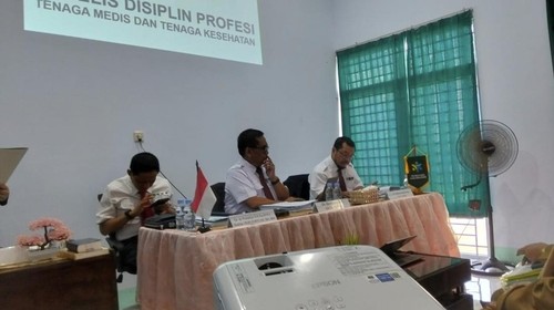Sidang MDP terhadap Nakes dan Named terkait penanganan dugaan malpraktek Arumi, balita 14 bulan yang tangan kanannya diamputasi, Senin, (21/7/2025). (Istimewa)