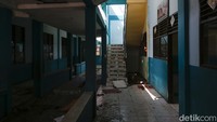 Adapun indikator utama pemilihan lokasi pembangunan adalah kebutuhan ruang belajar (rombel) dan tingkat kerusakan gedung sekolah. 