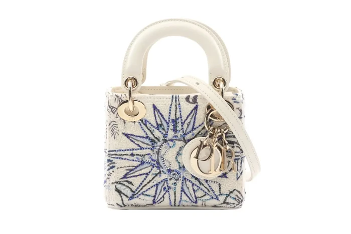 Tas Langka Dior RΓͺve dβInfini Milik Lauren Sanchez Tas Langka Dior RΓͺve dβInfini Milik Lauren Sanchez