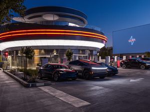 Tesla Buka Restoran Futuristik, Bisa Dilayani Robot Optimus