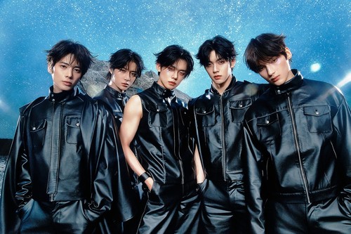 Foto TXT untuk album The Star Chapter: Together.