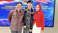 Pemain film sekaligus politisi muda Verrell Bramasta, kembali membuat bangga orang tuanya. Anak sulung dari aktris Venna Melinda dan Ivan Fadilla diangkat menjadi Duta Maritim Republik Indonesia. Foto: Instagram/@bramastavrl