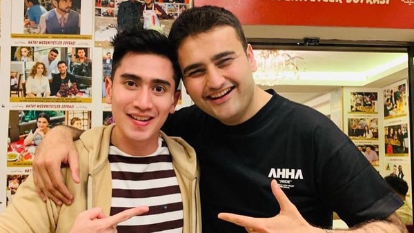 Verrell Bramasta Makan di Resto Salt Bae dan Chef Burak yang Viral di Turki