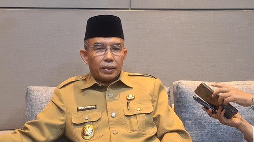 Wakil Wali Kota Mataram, TGH Mujiburrahman, saat diwawancarai di ruangannya, Selasa (22/7/2025). (Nathea Citra/detikBali)