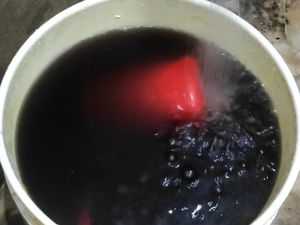 Warga Malinau Hulu Keluhkan Air PDAM Hitam Pekat Bak Kopi