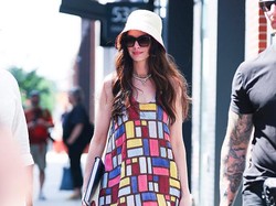 5 Gaya Anne Hathaway kembali Jadi Andy Sachs di The Devil Wears Prada 2 5 Gaya Anne Hathaway kembali Jadi Andy Sachs di The Devil Wears Prada 2