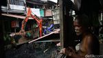 Antisipasi Banjir, Alat Berat Mini Angkut Lumpur dari Kali Krukut