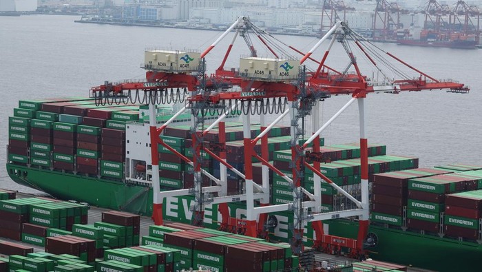Containers on a cargo ship are pictured at an industrial port in Tokyo, Japan, July 2, 2025.   REUTERS/Kim Kyung-Hoon