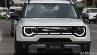 BAIC BJ30 Hybrid dipamerkan pada peluncurannya di ajang Gaikindo Indonesia International Auto Show (GIIAS) 2025, ICE BSD City, Tangerang, Rabu (23/7/2025).