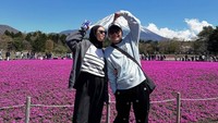 Saat mengisi YouTube Raditya Dika, yang dilihat Rabu (23/7/2025), Bintang Emon mengatakan sudah menyiapkan nama anak dengan sang istri, Alca Octaviani, jauh-jauh hari. Nama udah ada, even sebelum hamil sudah ada, ujarnya. (Foto: dok Instagram bintangemon)