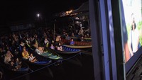 Bioskop terapung berlangsung di tiga danau utama: Danau Semayang (Desa Sangkuliman) pada 20 Juli, Danau Melintang (Muara Enggelam) pada 22 Juli, dan Danau Jempang (Desa Tanjung Jone) pada 24 Juli 2025. (ANTARA FOTO/M Risyal Hidayat)  